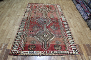 ANTIQUE PERSIAN SHIRAZ QASHQAI RUG OF TRIPLE MEDALLION DESIGN 235 X 140 CM