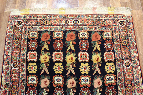 Persian Senneh rug 115 x 95 cm