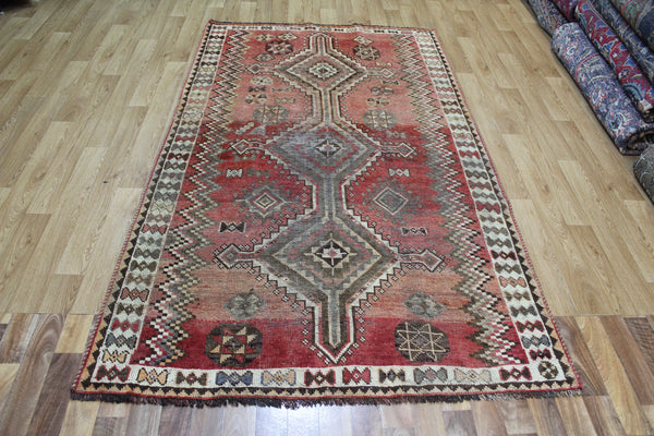 ANTIQUE PERSIAN SHIRAZ QASHQAI RUG OF TRIPLE MEDALLION DESIGN 235 X 140 CM