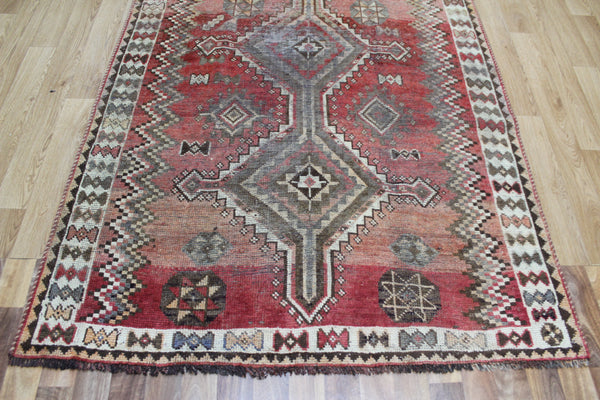 ANTIQUE PERSIAN SHIRAZ QASHQAI RUG OF TRIPLE MEDALLION DESIGN 235 X 140 CM