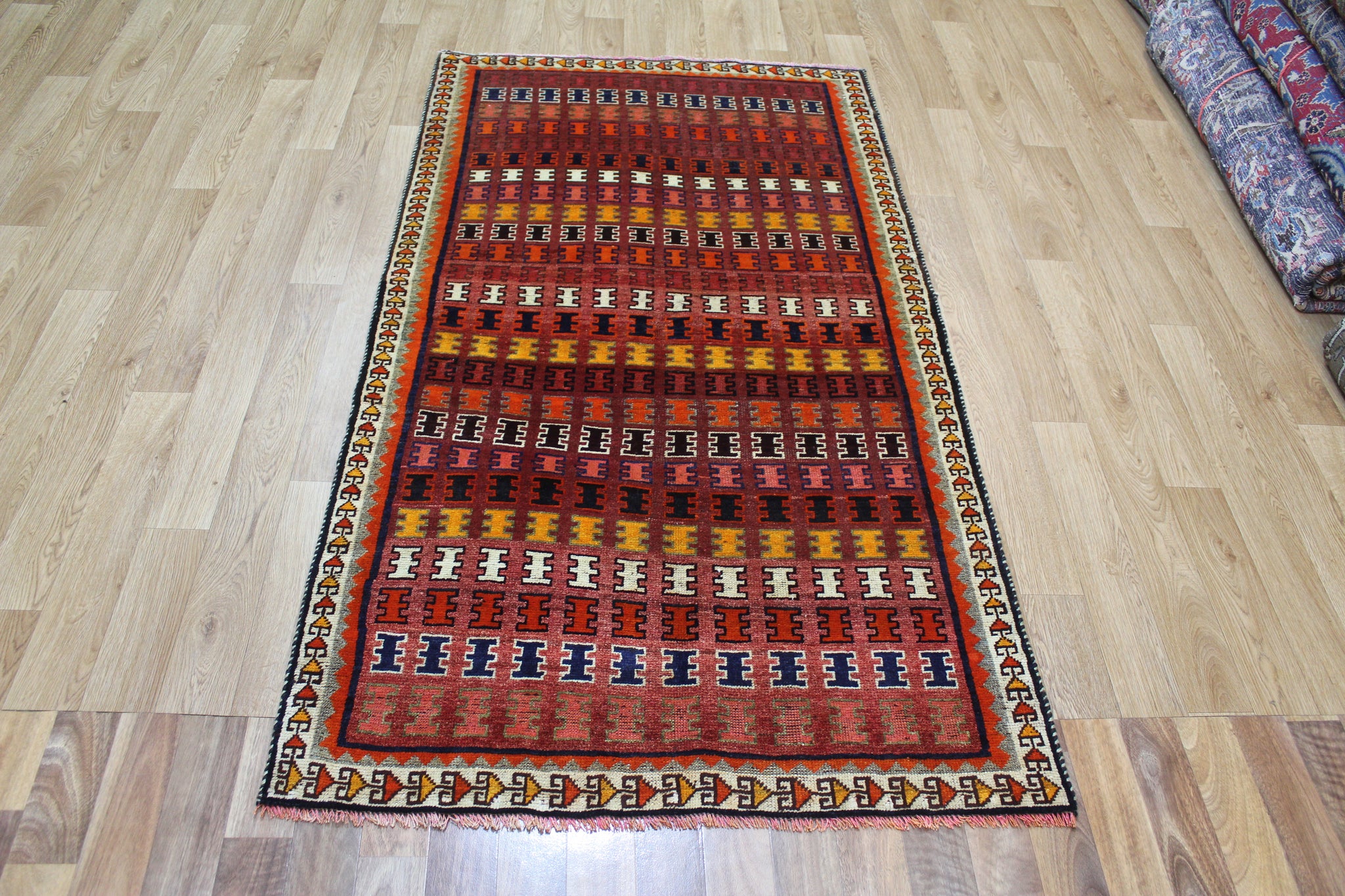 VINTAGE HANDMADE PERSIAN SHIRAZ TRIBAL RUG 185 X 102 CM