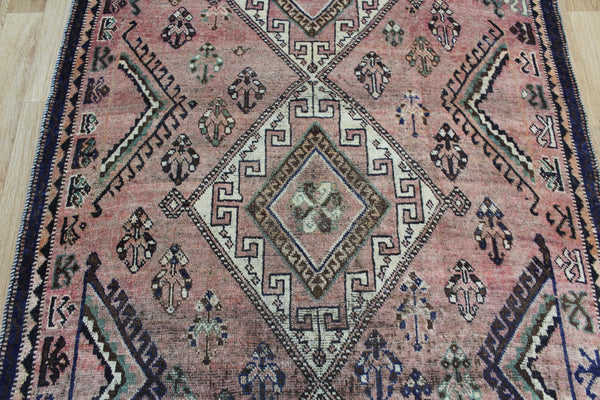 ANTIQUE PERSIAN SHIRAZ QASHQAI RUG OF TRIPLE MEDALLION DESIGN 215 X 130 CM