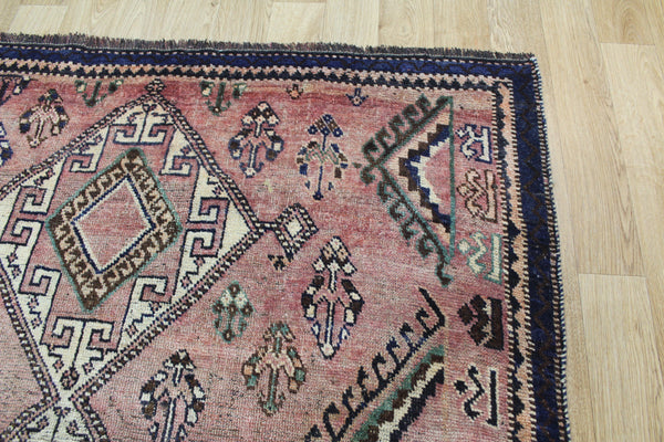 ANTIQUE PERSIAN SHIRAZ QASHQAI RUG OF TRIPLE MEDALLION DESIGN 215 X 130 CM