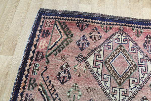 ANTIQUE PERSIAN SHIRAZ QASHQAI RUG OF TRIPLE MEDALLION DESIGN 215 X 130 CM