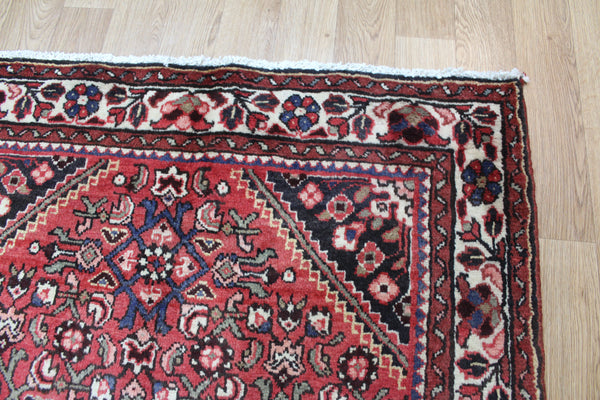 VINTAGE PERSIAN HAMEDAN RUG WITH HERATI DESIGN 218 x 108 CM