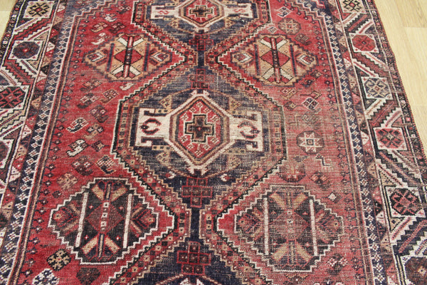 ANTIQUE PERSIAN SHIRAZ QASHQAI RUG OF TRIPLE MEDALLION DESIGN 240 X 135 CM