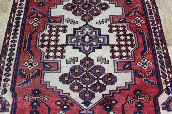 Vintage Persian Bakhtiari Rug 190 x 116 cm