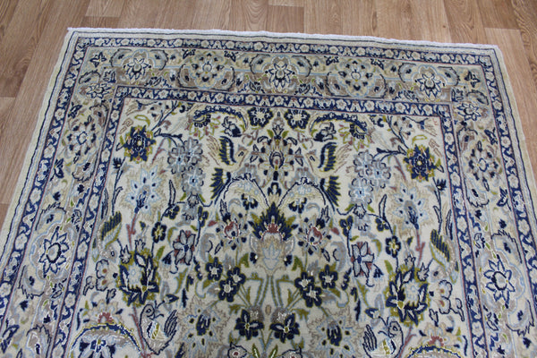FINE HANDMADE PERSIAN NAIN RUG WOOL AND SILK WITH VASE DESIGN 192 X 117 CM