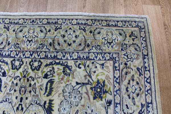 FINE HANDMADE PERSIAN NAIN RUG WOOL AND SILK WITH VASE DESIGN 192 X 117 CM
