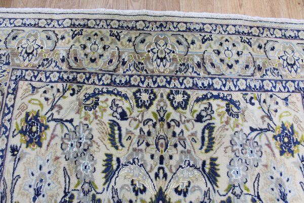 FINE HANDMADE PERSIAN NAIN RUG WOOL AND SILK WITH VASE DESIGN 192 X 117 CM