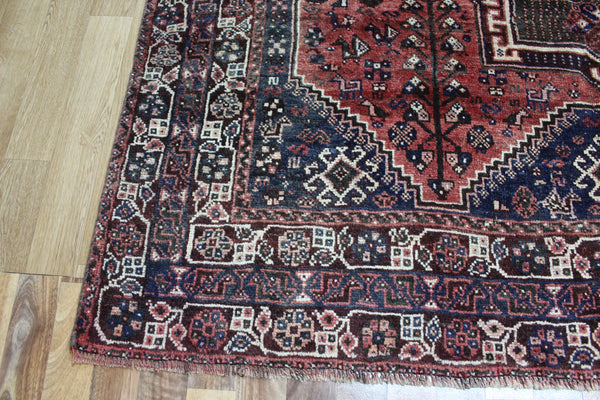 ANTIQUE PERSIAN SHIRAZ QASHQAI RUG WITH TRIPLE MEDALLION DESIGN 230 X 194 CM