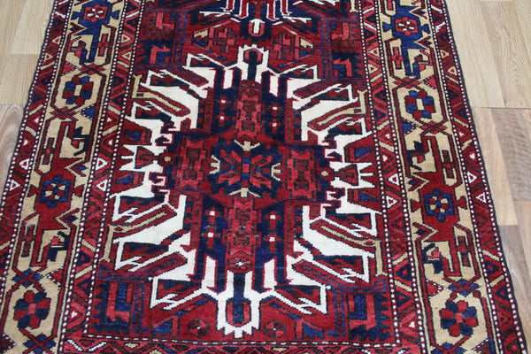 ANTIQUE PERSIAN HERIZ RUNNER OF TRADITIONAL MEDALLION DESIGN 410 X 110 CM