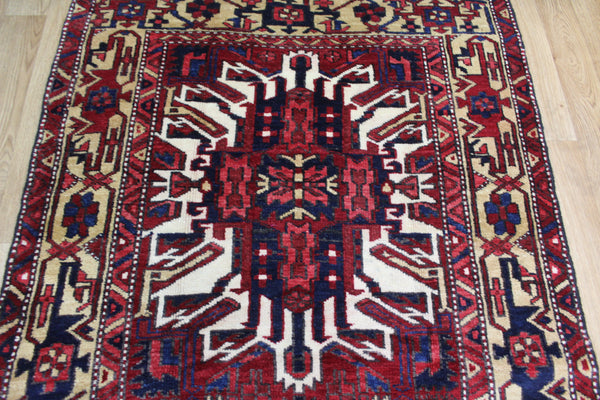 ANTIQUE PERSIAN HERIZ RUNNER OF TRADITIONAL MEDALLION DESIGN 410 X 110 CM