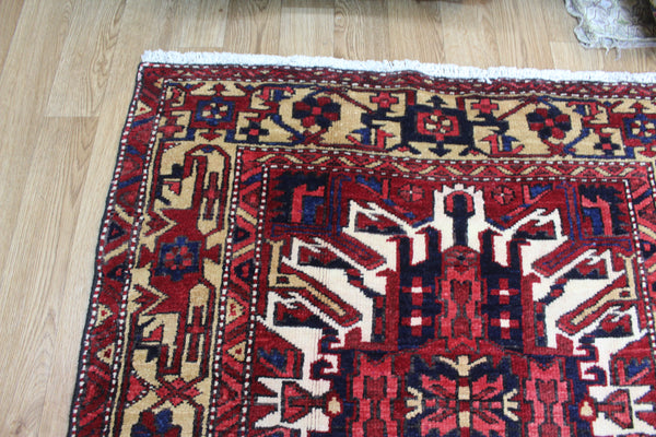 ANTIQUE PERSIAN HERIZ RUNNER OF TRADITIONAL MEDALLION DESIGN 410 X 110 CM