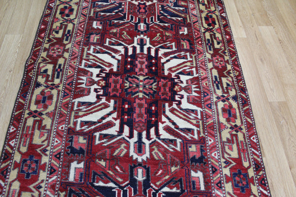 ANTIQUE PERSIAN HERIZ RUNNER OF TRADITIONAL MEDALLION DESIGN 412 X 110 CM