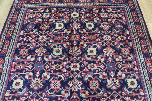 VINTAGE PERSIAN MAHAL RUG WITH HERATI DESIGN 210 X 110 CM