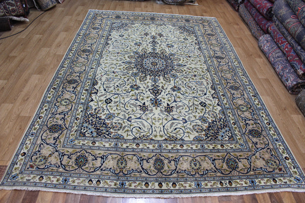 Fine Persian Kashan Carpet Excellent Drawing and Superb Colours 310 X 200 cm