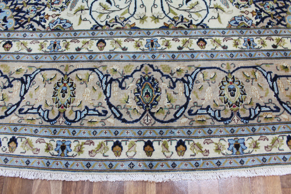 Fine Persian Kashan Carpet Excellent Drawing and Superb Colours 310 X 200 cm