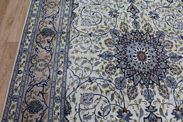 Fine Persian Kashan Carpet Excellent Drawing and Superb Colours 310 X 200 cm