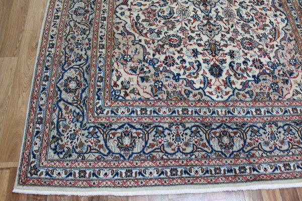 FINE HANDMADE PERSIAN KASHAN CARPET OF FLORAL DESIGN 294 X 193 CM