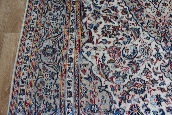 FINE HANDMADE PERSIAN KASHAN CARPET OF FLORAL DESIGN 294 X 193 CM