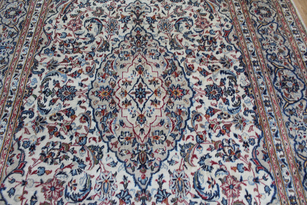 FINE HANDMADE PERSIAN KASHAN CARPET OF FLORAL DESIGN 294 X 193 CM