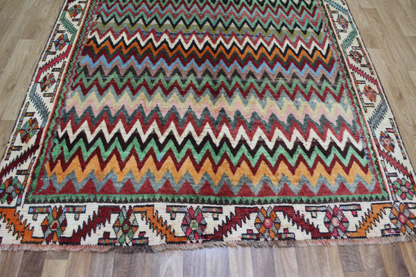 ANTIQUE PERSIAN SHIRAZ RUG WITH ZIGZAG DESIGN 280 X 185 CM