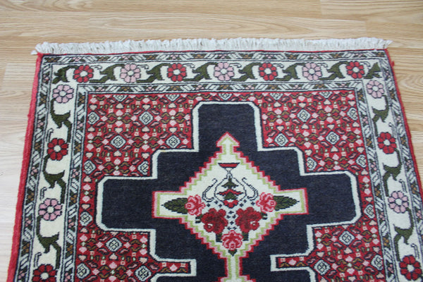 Persian Bidjar Rug 100 x 70 cm