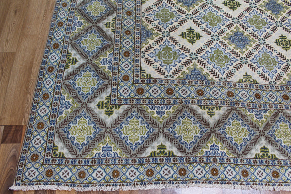 SIGNED PERSIAN KASHAN CARPET WITH SUPERB DESIGN AND COLOURS 355 X 260 CM
