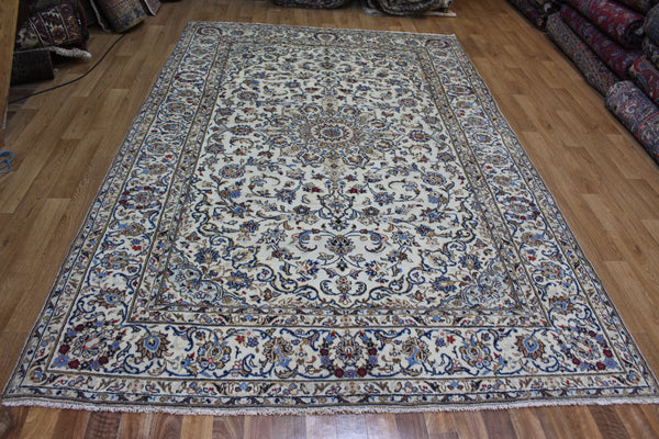 FINE HANDMADE PERSIAN KASHAN CARPET OF FLORAL DESIGN 300 X 195 CM