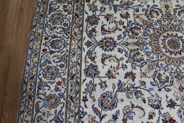 FINE HANDMADE PERSIAN KASHAN CARPET OF FLORAL DESIGN 300 X 195 CM