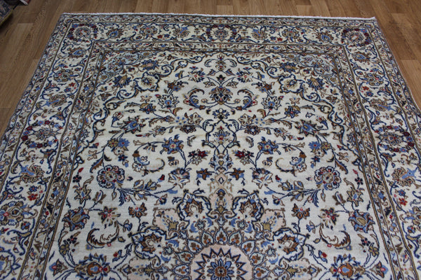 FINE HANDMADE PERSIAN KASHAN CARPET OF FLORAL DESIGN 300 X 195 CM