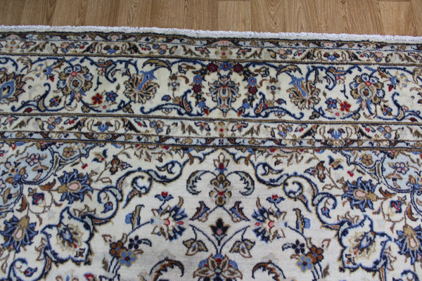 FINE HANDMADE PERSIAN KASHAN CARPET OF FLORAL DESIGN 300 X 195 CM