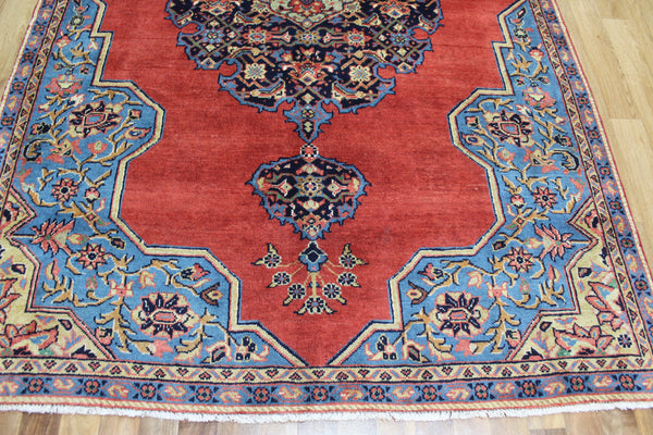 VINTAGE HANDMADE PERSIAN RUG WITH TRIPLE MEDALLION DESIGN 290 X 177 CM