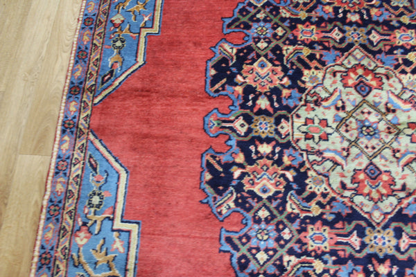 VINTAGE HANDMADE PERSIAN RUG WITH TRIPLE MEDALLION DESIGN 290 X 177 CM