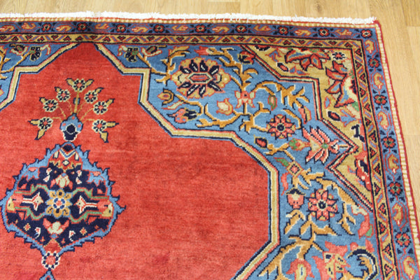 VINTAGE HANDMADE PERSIAN RUG WITH TRIPLE MEDALLION DESIGN 290 X 177 CM