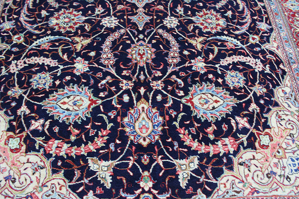 A good example of a Persian Sarouk carpet with great design & color 320 x 212 cm