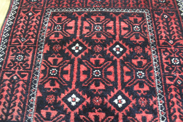 Old Handmade Persian Baluch Rug 183 x 105 cm