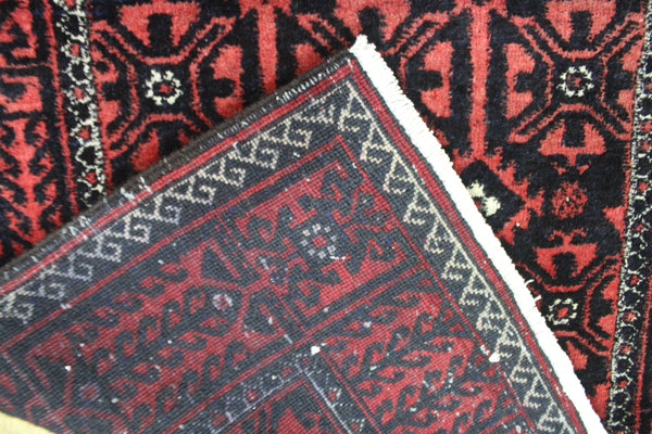 Old Handmade Persian Baluch Rug 183 x 105 cm