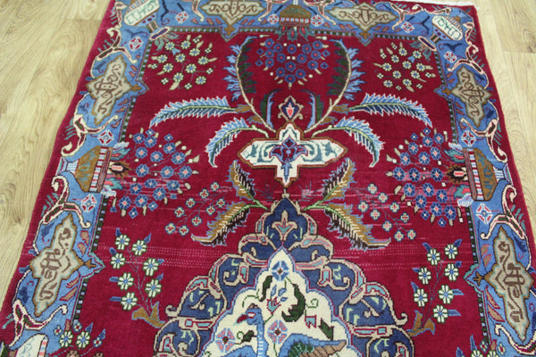 A Beautiful Persian Kashmar Rug Birds Design 187 x 100 cm
