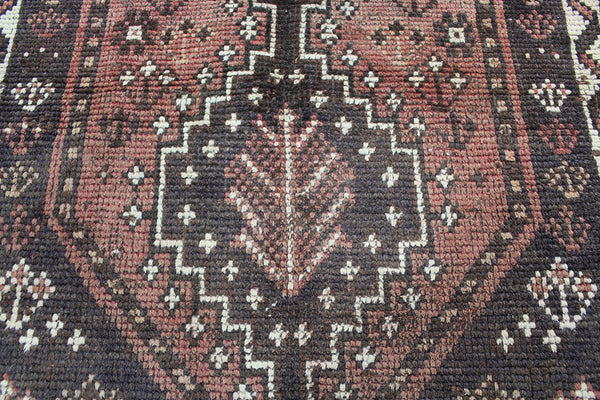 OLD SOUTH WEST PERSIAN SHIRAZ QASHQAI RUG 137 x 105 CM