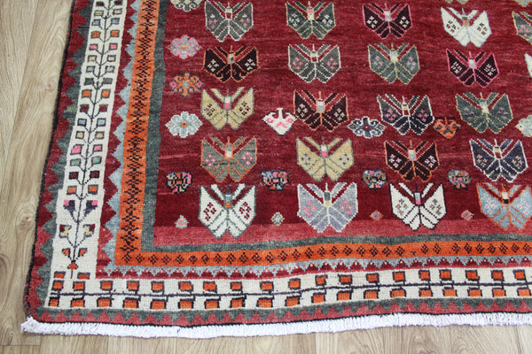 A Beautiful Handmade Persian Shiraz Rug 247 x 155 cm