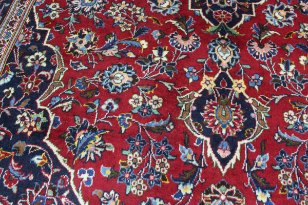 Fine Persian Kashan Carpet of Classic Design 325 x 200 cm