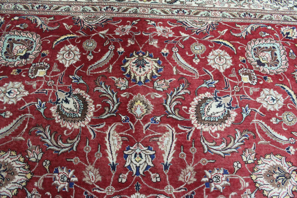Large Handmade Persian Tabriz Carpet of Floral Design 495 x 295 cm