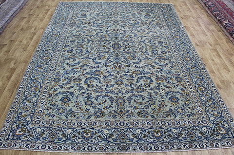 Persian Kashan carpet with great design & superb colours 365 x 250 cm