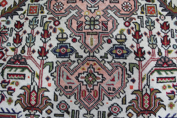 An Interesting Handmade Persian Tabriz Rug 142 x 103 cm