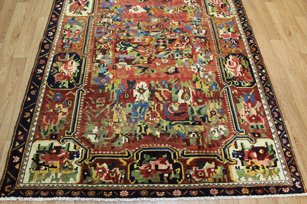 Antique Fine Persian Bakhtiari rug, Circa 1920.