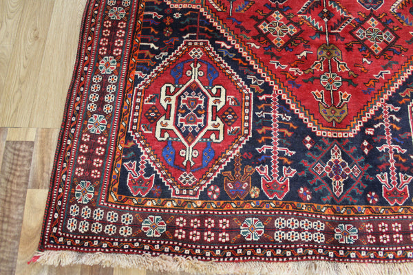 Fine Persian Qashqai Rug 270 x 155 cm