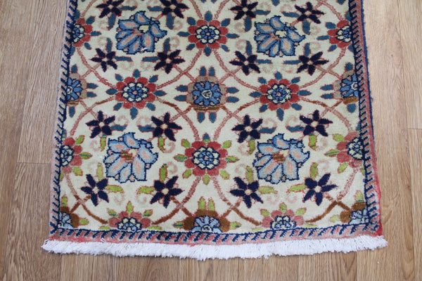 Fine Persian Varamin Rug with Mina Khani Design