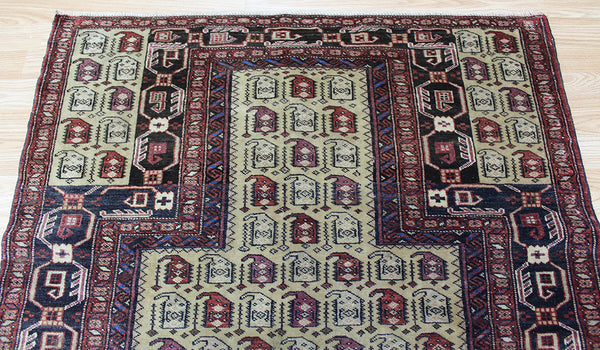 Antique Persian Baluch rug 140 x 100 cm